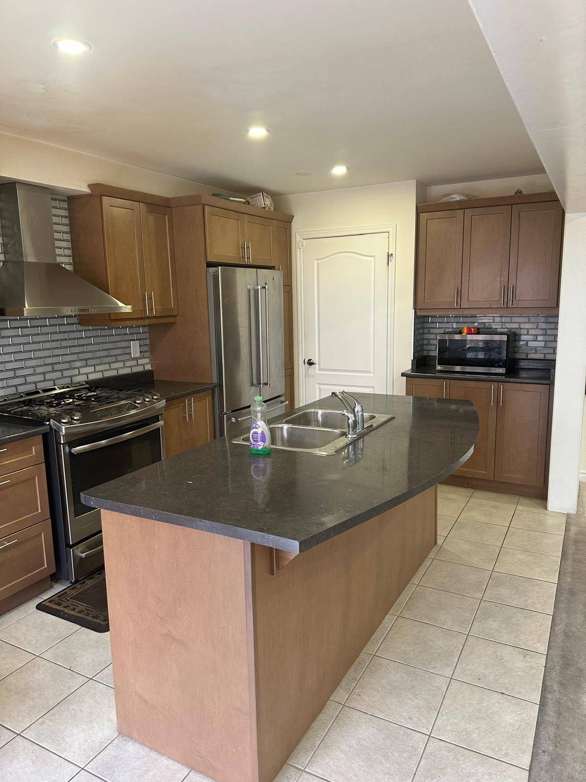 Brampton, ON L7A 4P5,30 Stedford CRES