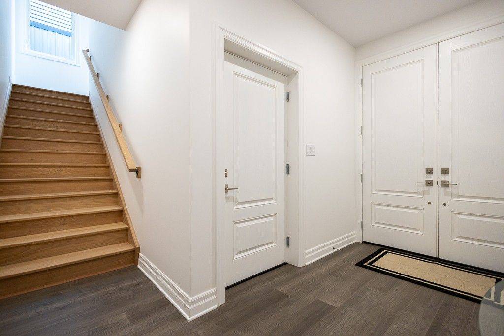 Niagara Falls, ON L2H 3V9,7416 Parkside RD #Upper