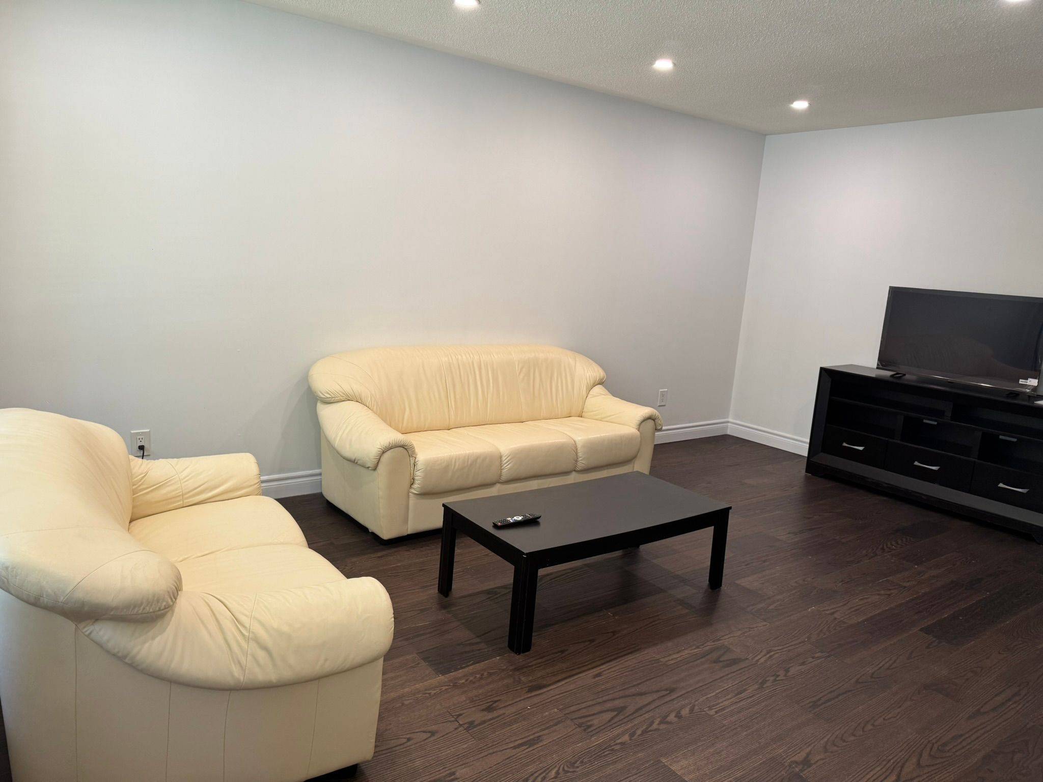 London North, ON N6G 1L7,102 Paperbirch CRES