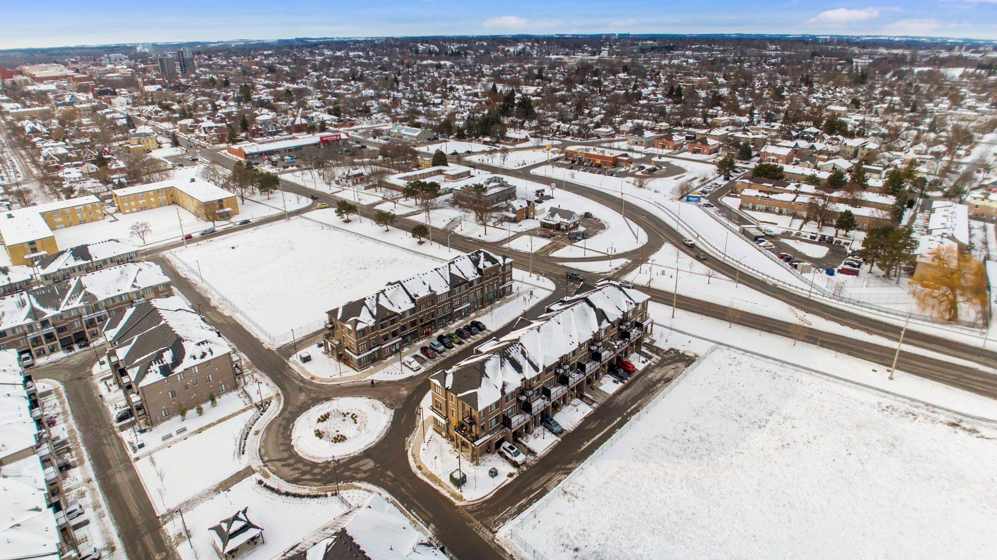 Brantford, ON N3S 3P7,585 Colborne ST E #204