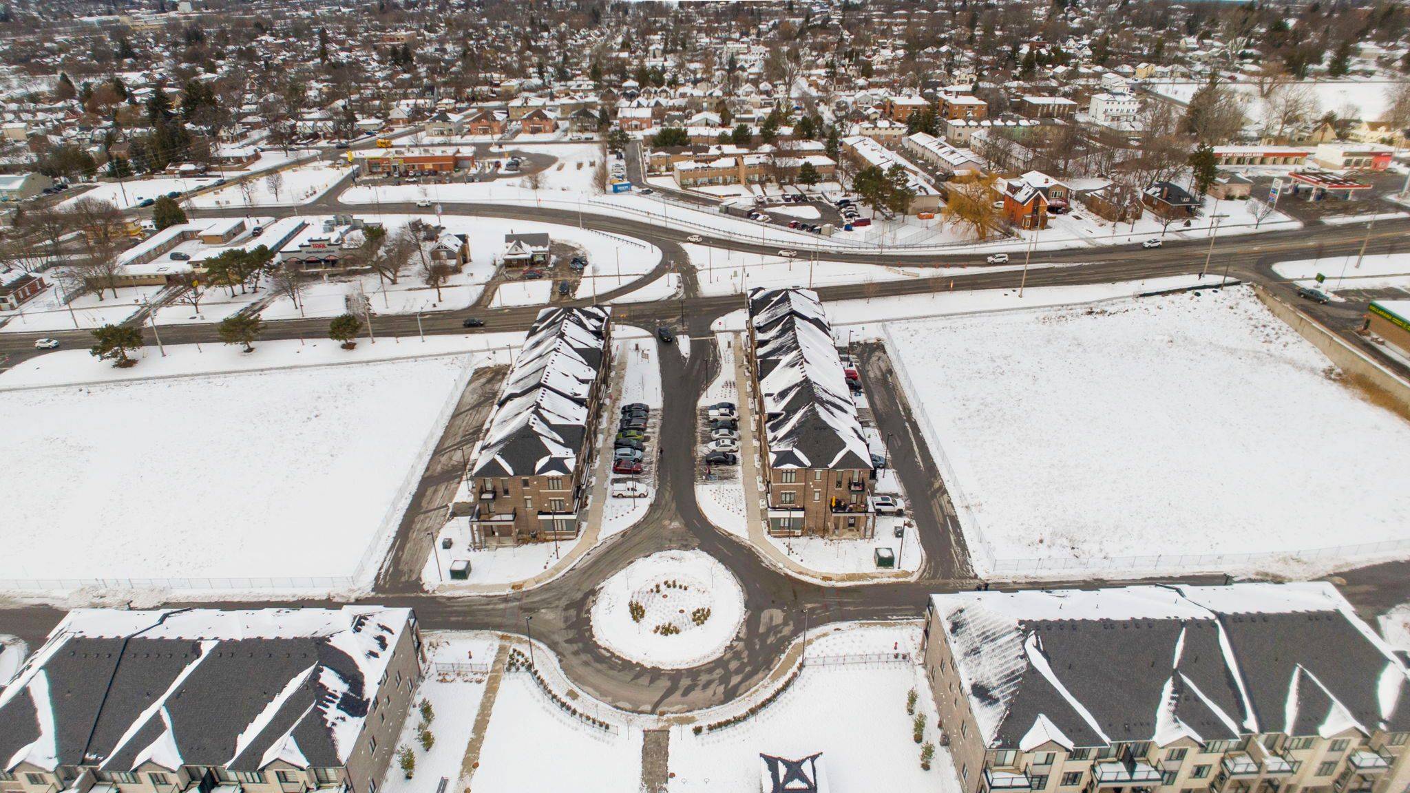 Brantford, ON N3S 3P7,585 Colborne ST E #204