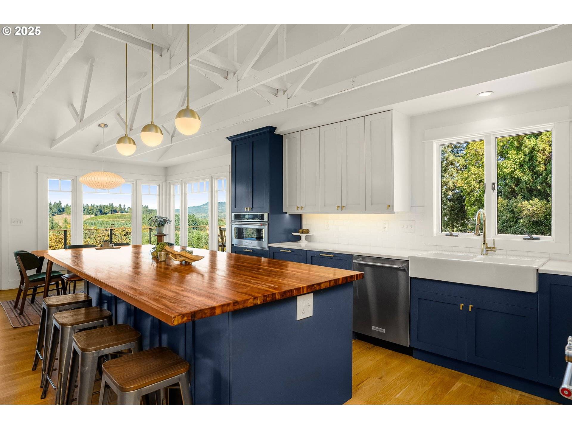 Dundee, OR 97115,20805 NE BIG FIR LN