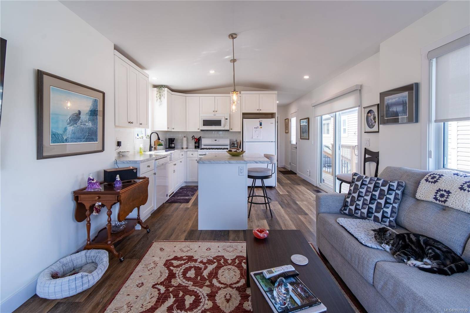 Central Saanich, BC V8M 0C3,747 Old Place Rd #416