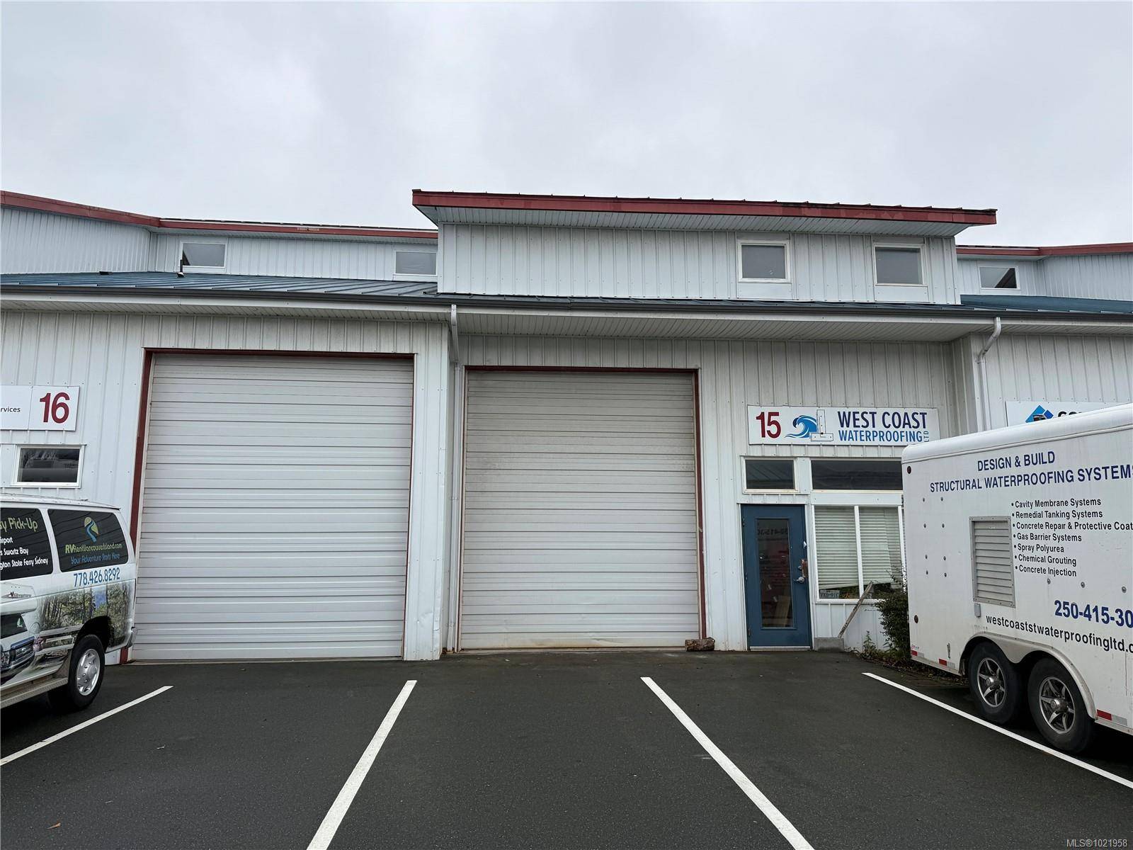 Sidney, BC V8L 1T2,2075 Henry Ave #15