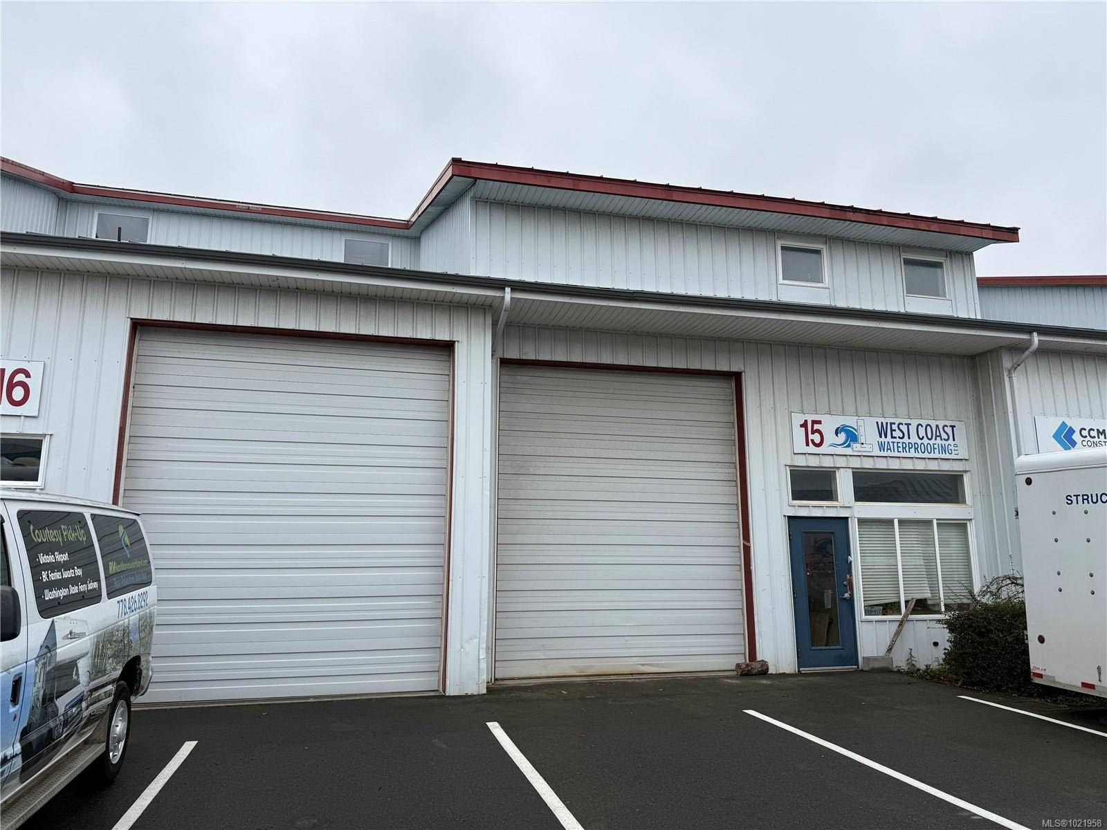 Sidney, BC V8L 1T2,2075 Henry Ave #15