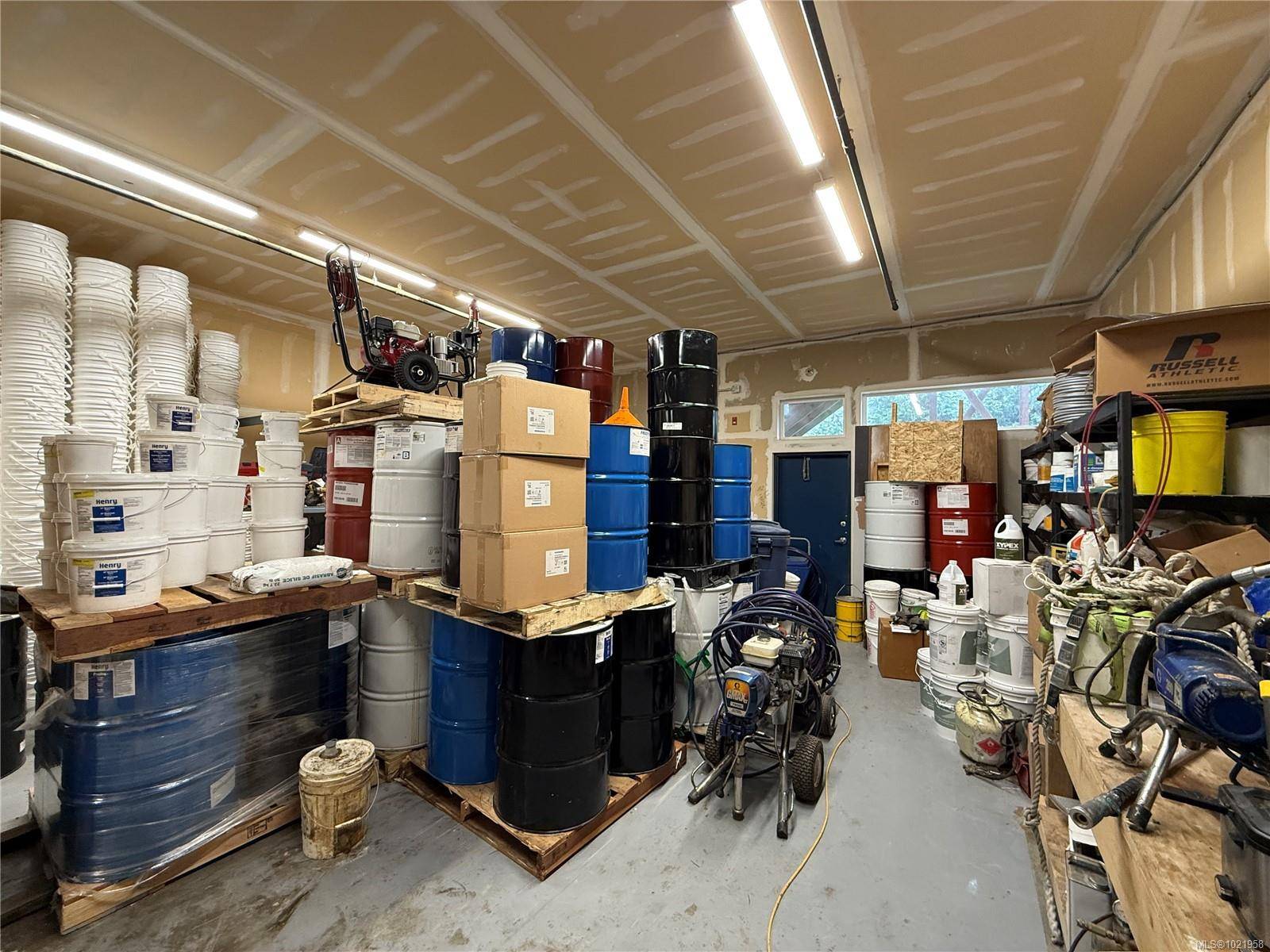 Sidney, BC V8L 1T2,2075 Henry Ave #15