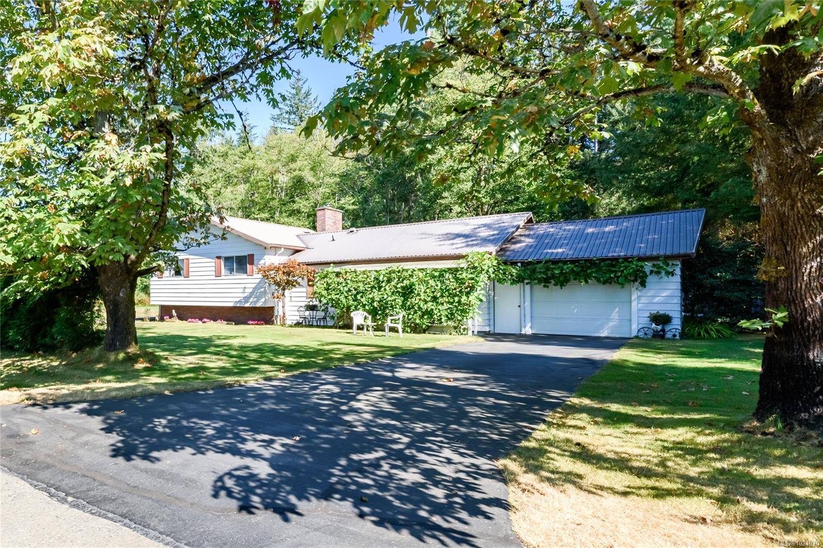 Black Creek, BC V9J 1G3,7602 Island Hwy N