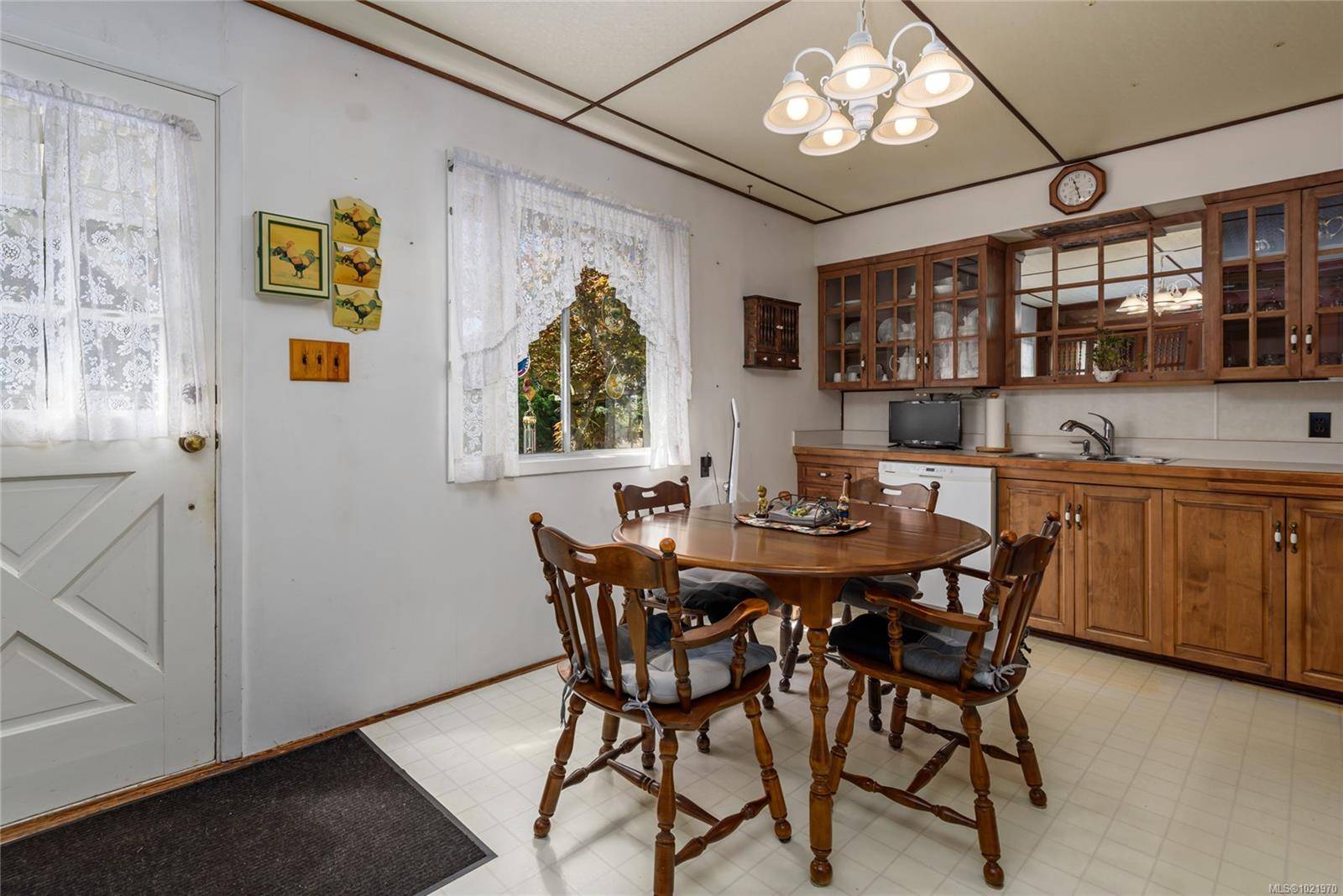 Black Creek, BC V9J 1G3,7602 Island Hwy N