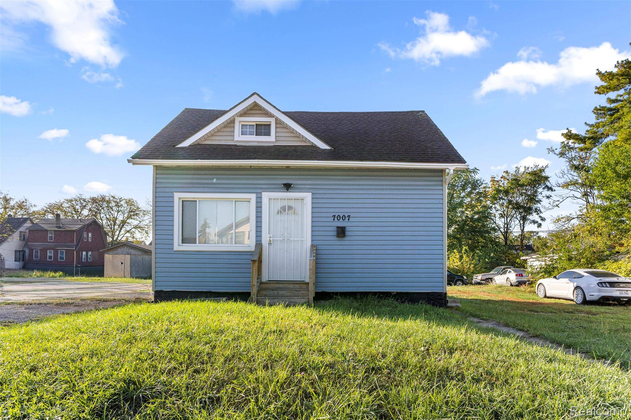 Detroit, MI 48204,7007 Joy RD