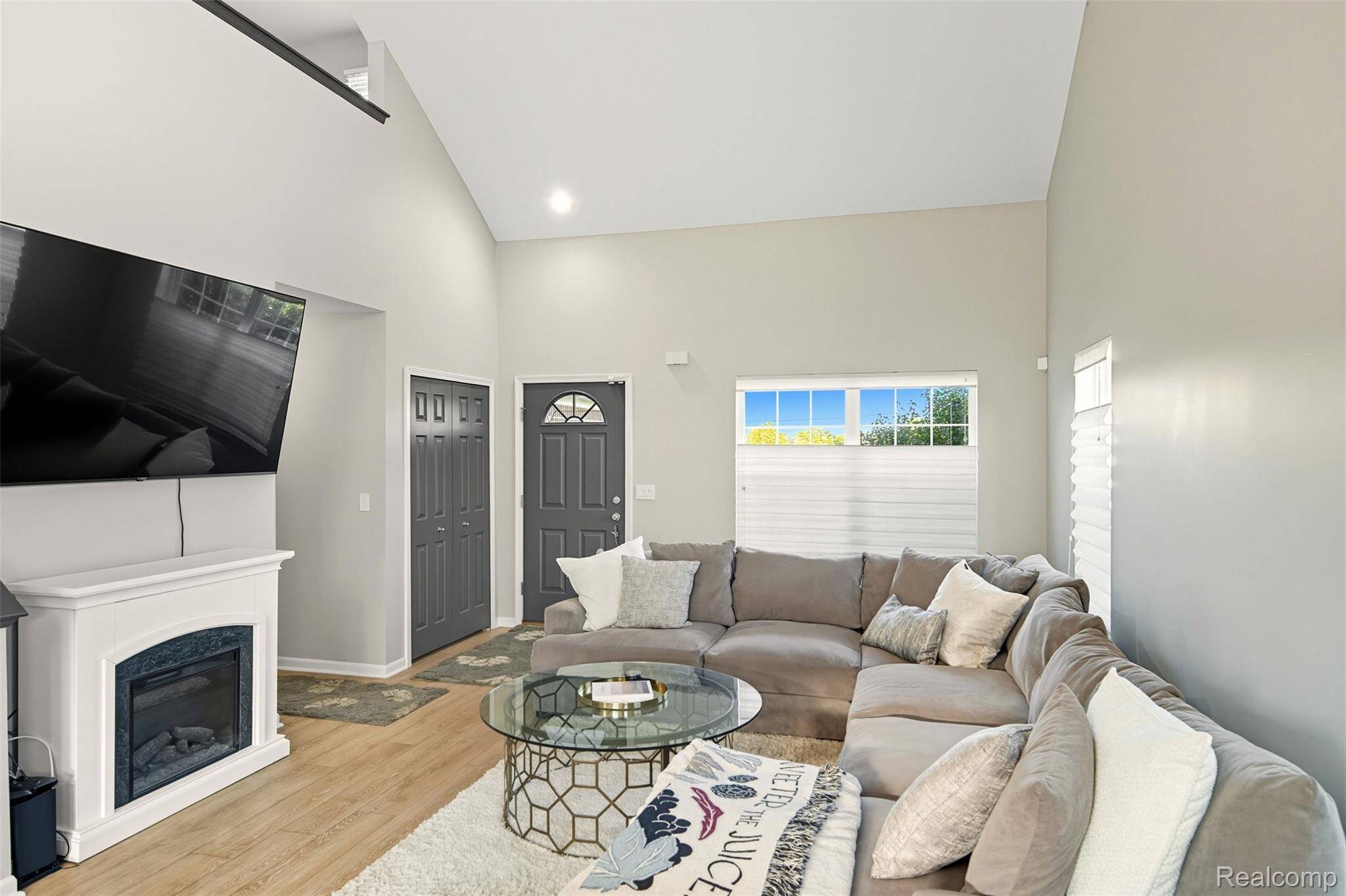 Detroit, MI 48214,681 Lillibridge ST