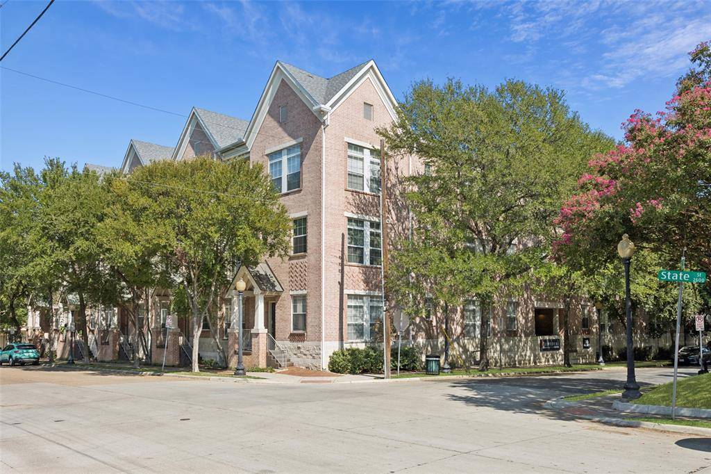Dallas, TX 75204,2305 Worthington Street #322