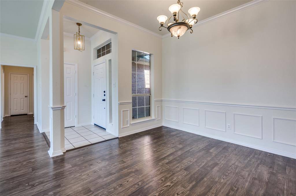 Arlington, TX 76001,803 W Lonesome Dove Trail