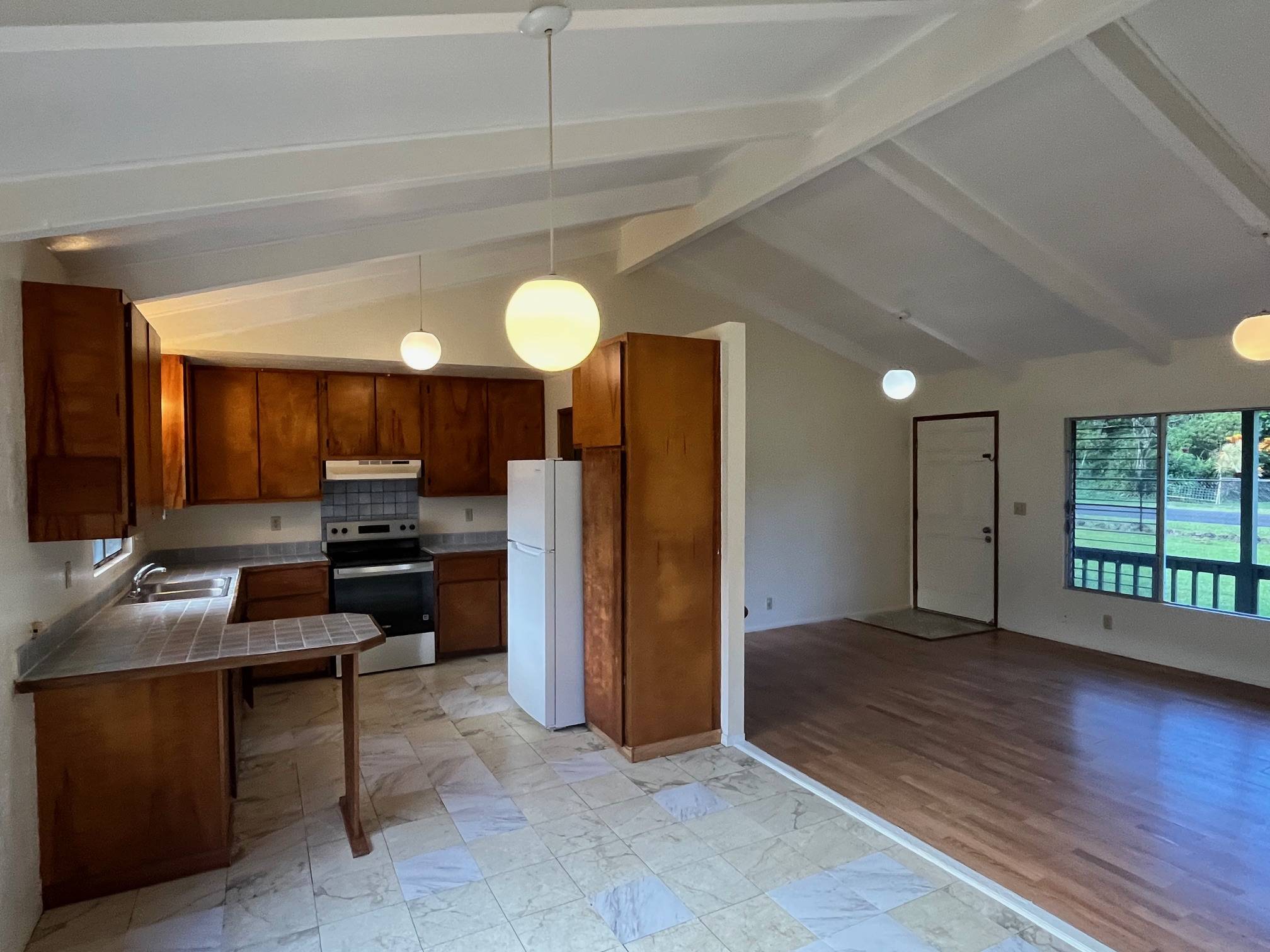 Pahoa, HI 96778,15-899 PUNAWAI AVE