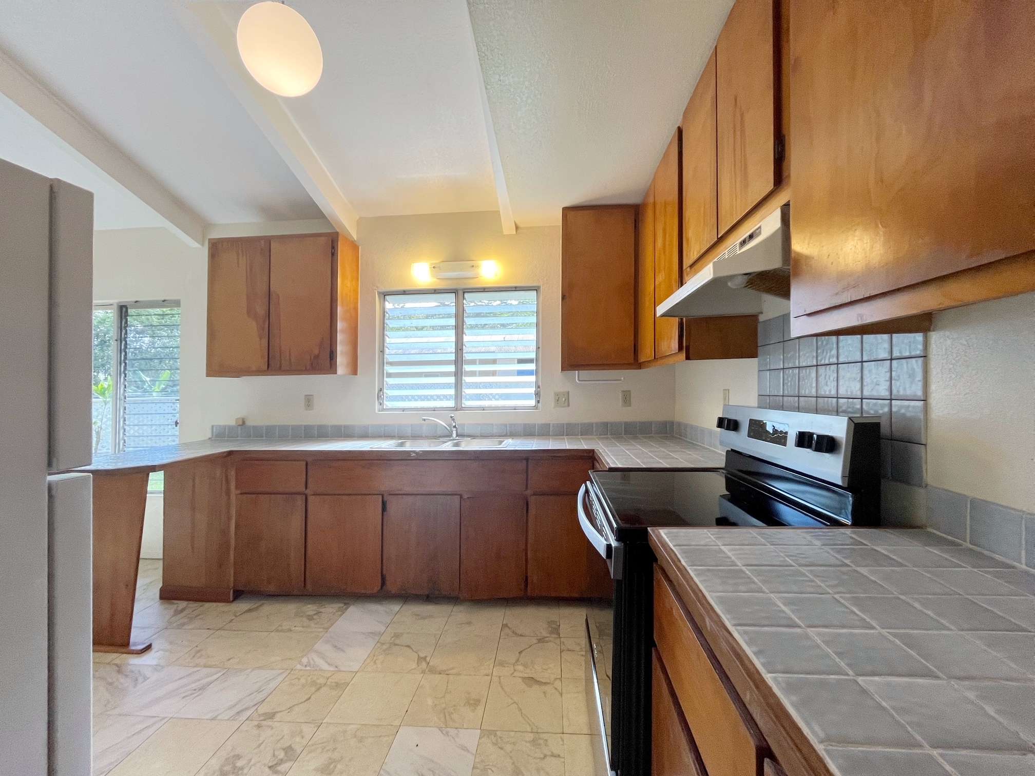 Pahoa, HI 96778,15-899 PUNAWAI AVE