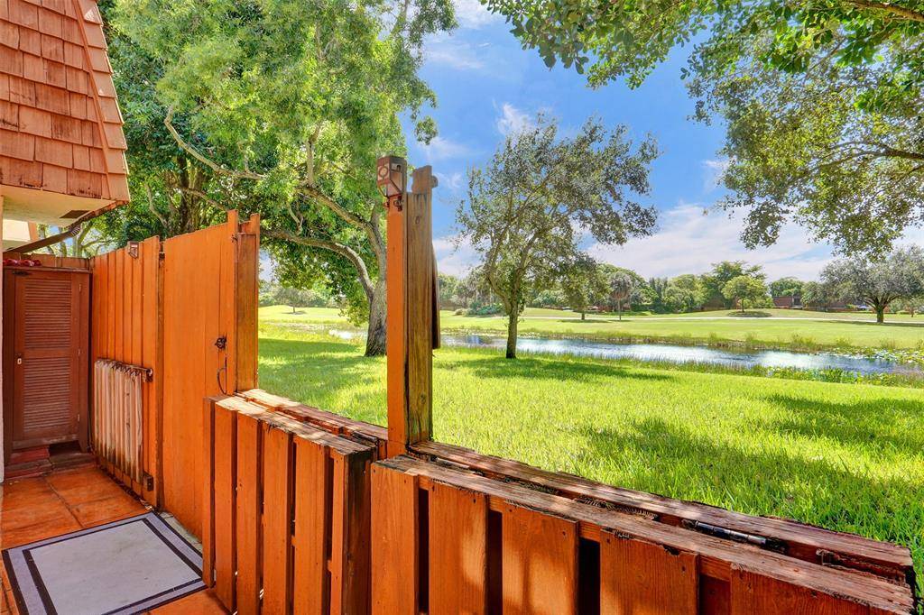 Davie, FL 33324,2070 SW 90th Ave #C-14