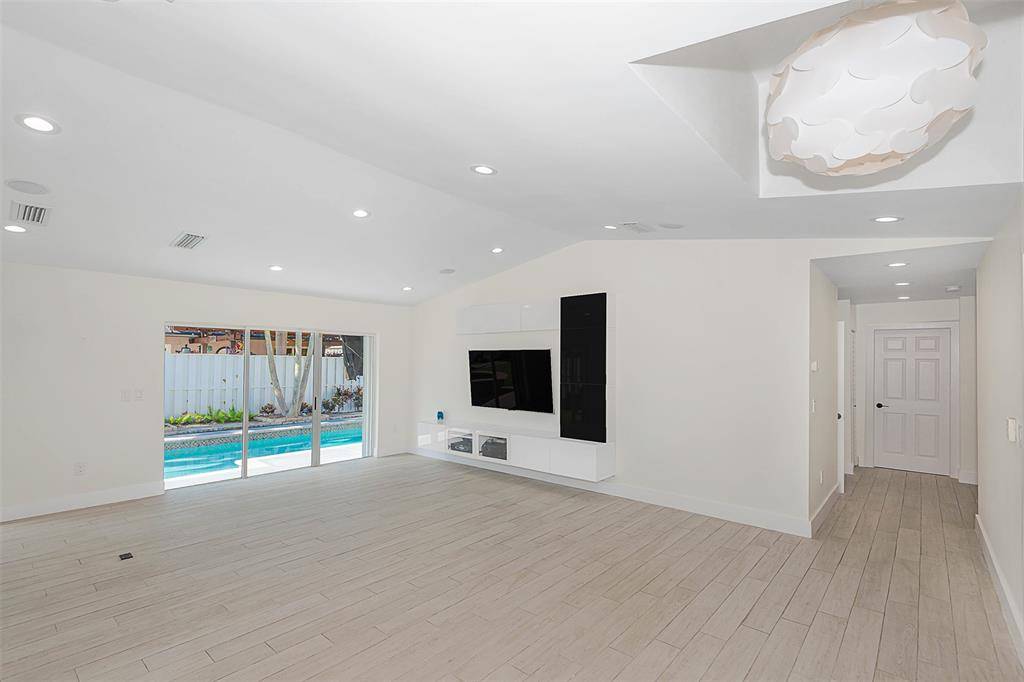 Weston, FL 33326,16931 SW 5th Ct