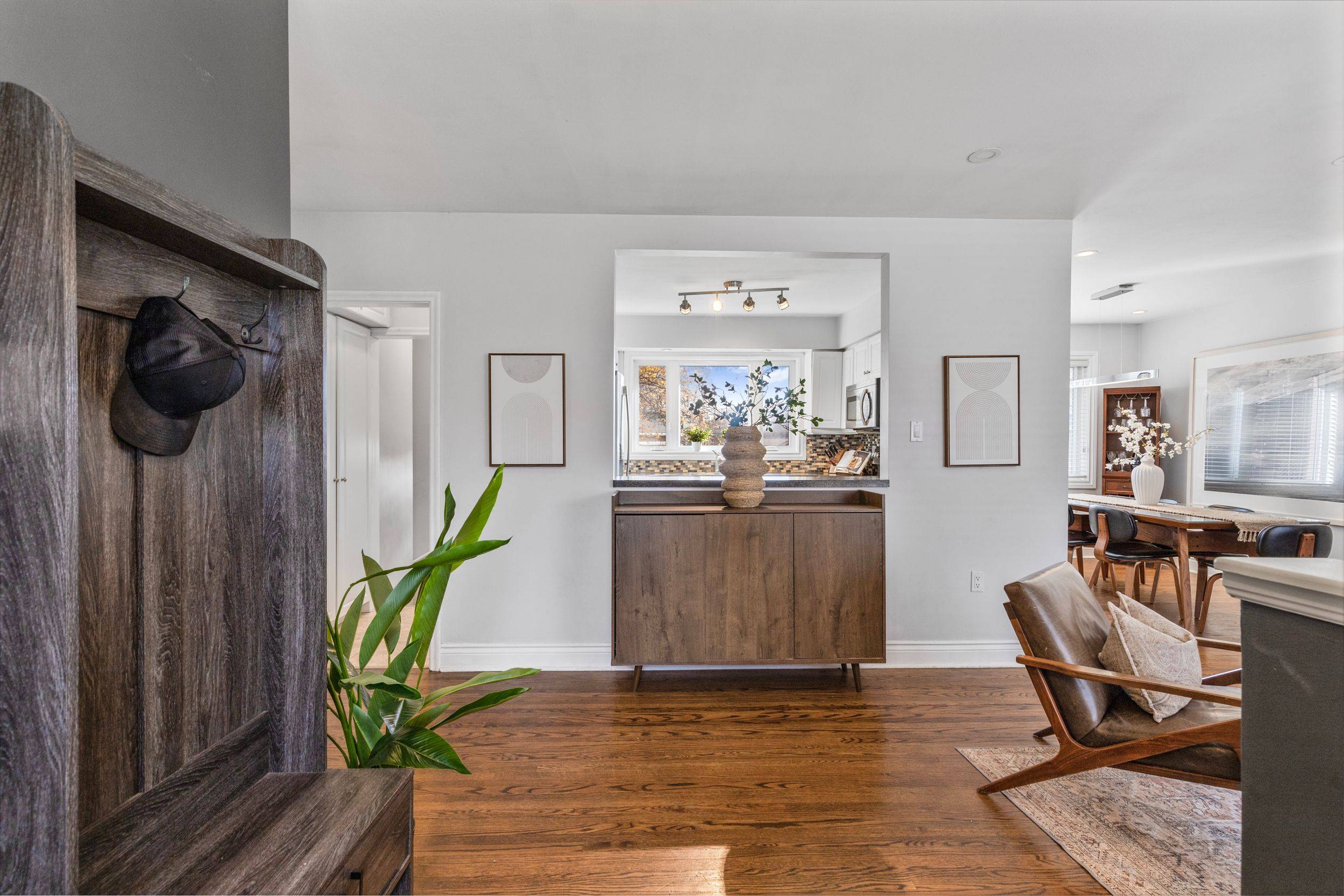 Oakville, ON L6K 2A1,496 Pineland AVE