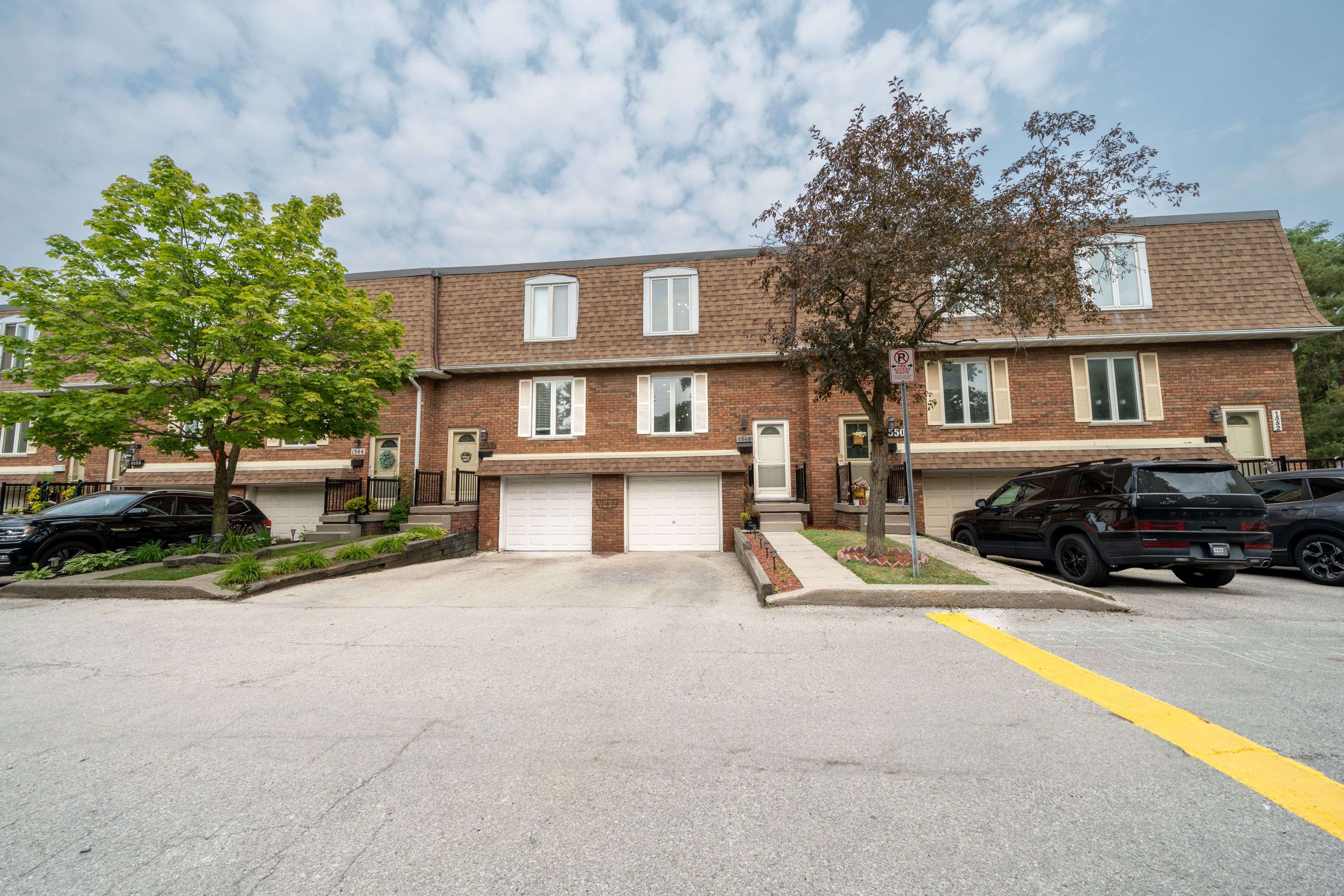 Burlington, ON L7P 2B5,1548 Westminster PL