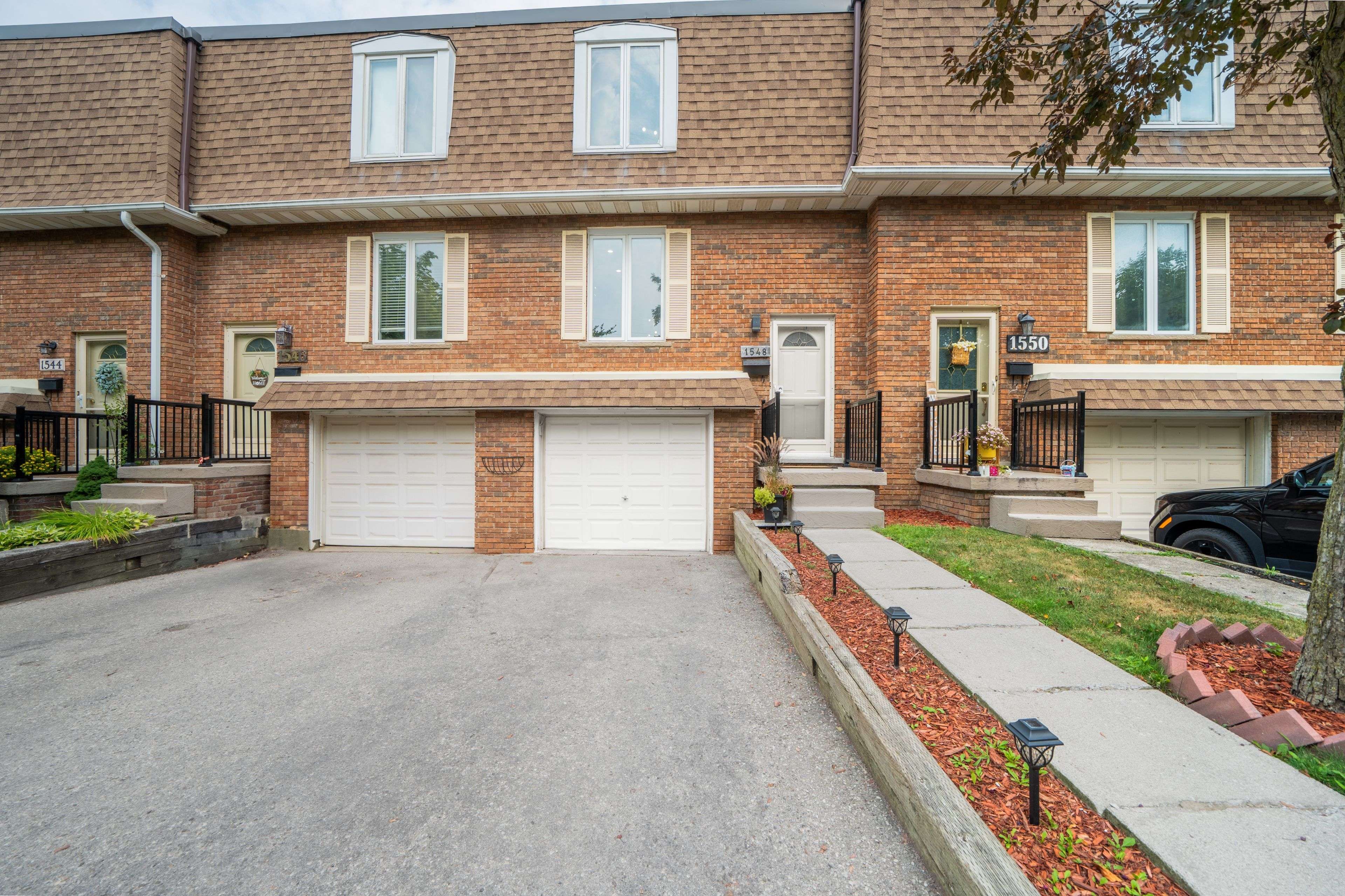 Burlington, ON L7P 2B5,1548 Westminster PL