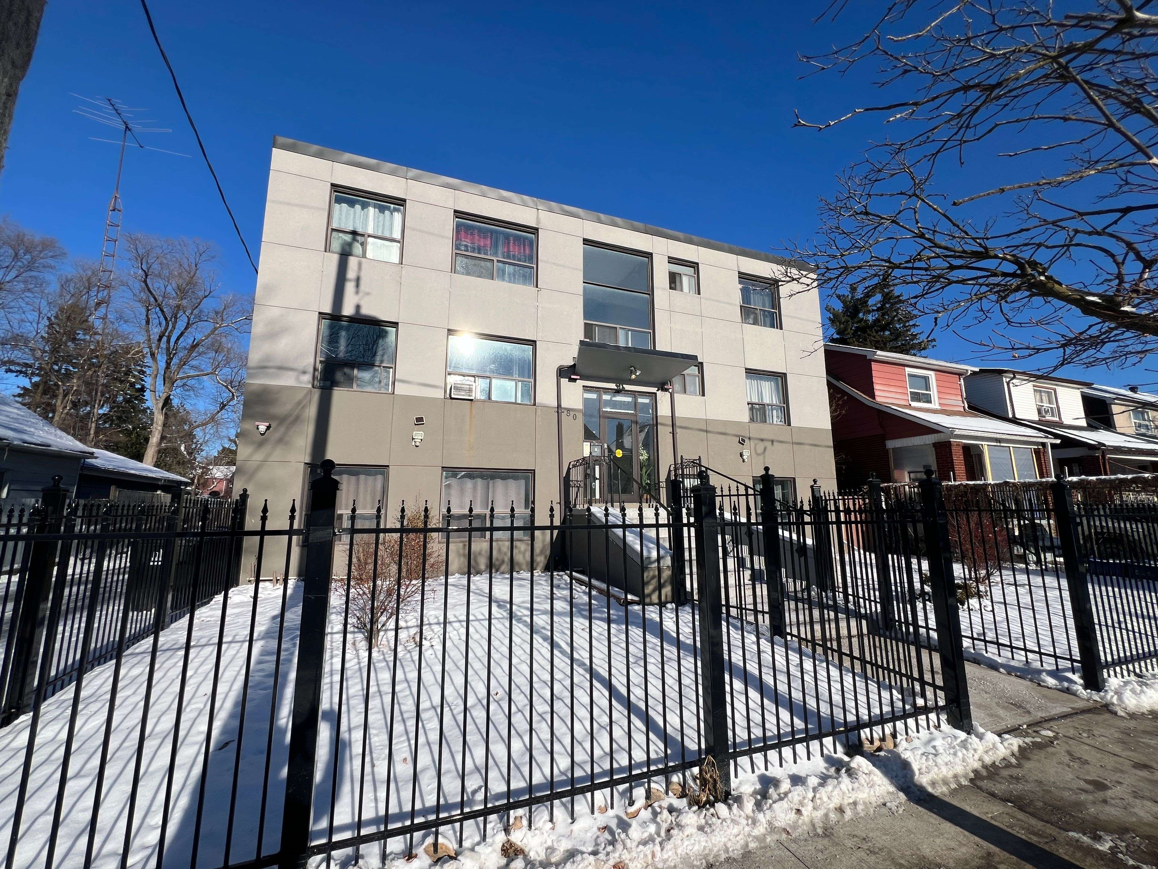 Toronto W04, ON M9N 1A7,80 Clouston AVE