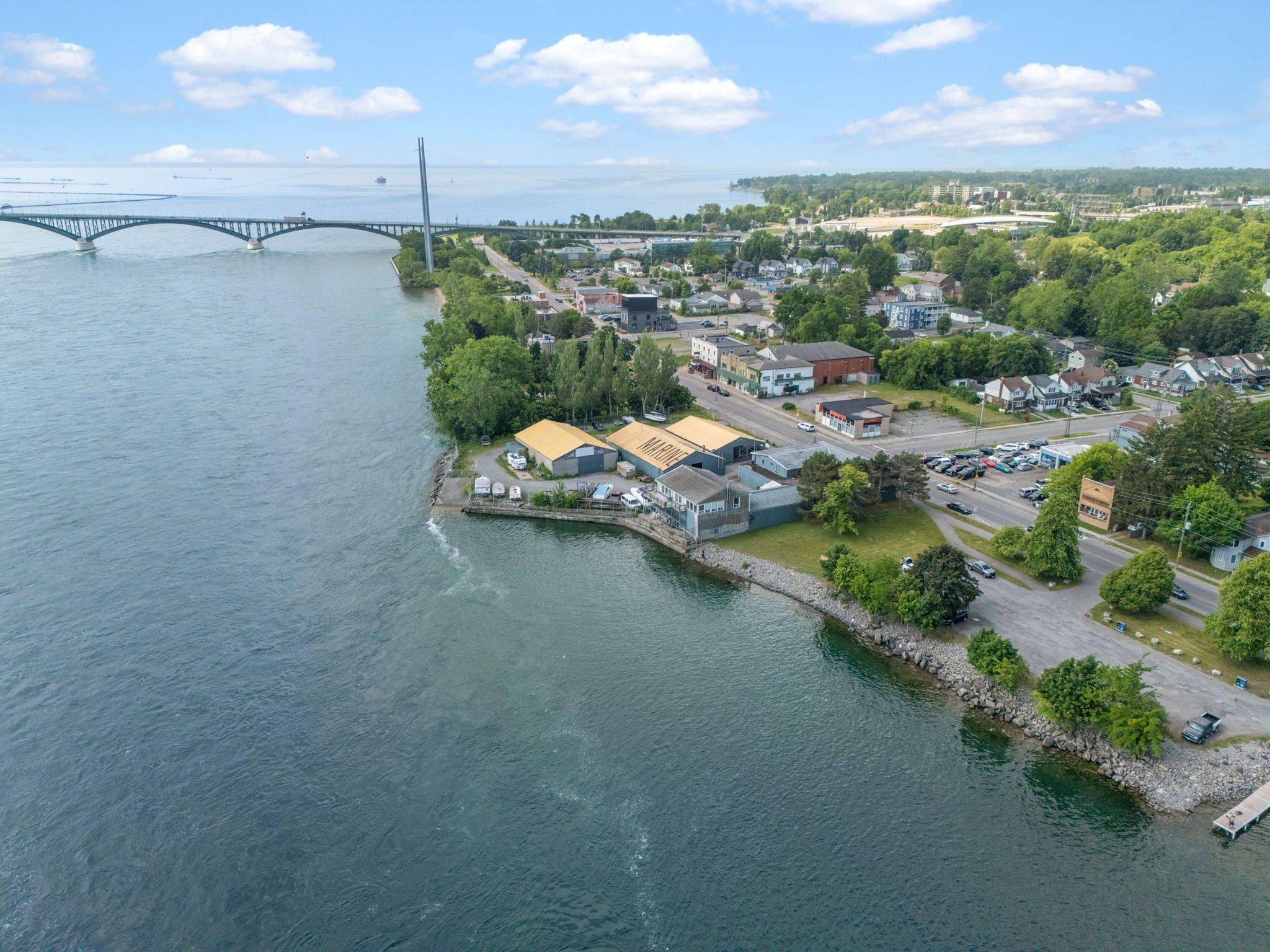 Fort Erie, ON L2A 3G3,162 Niagara BLVD