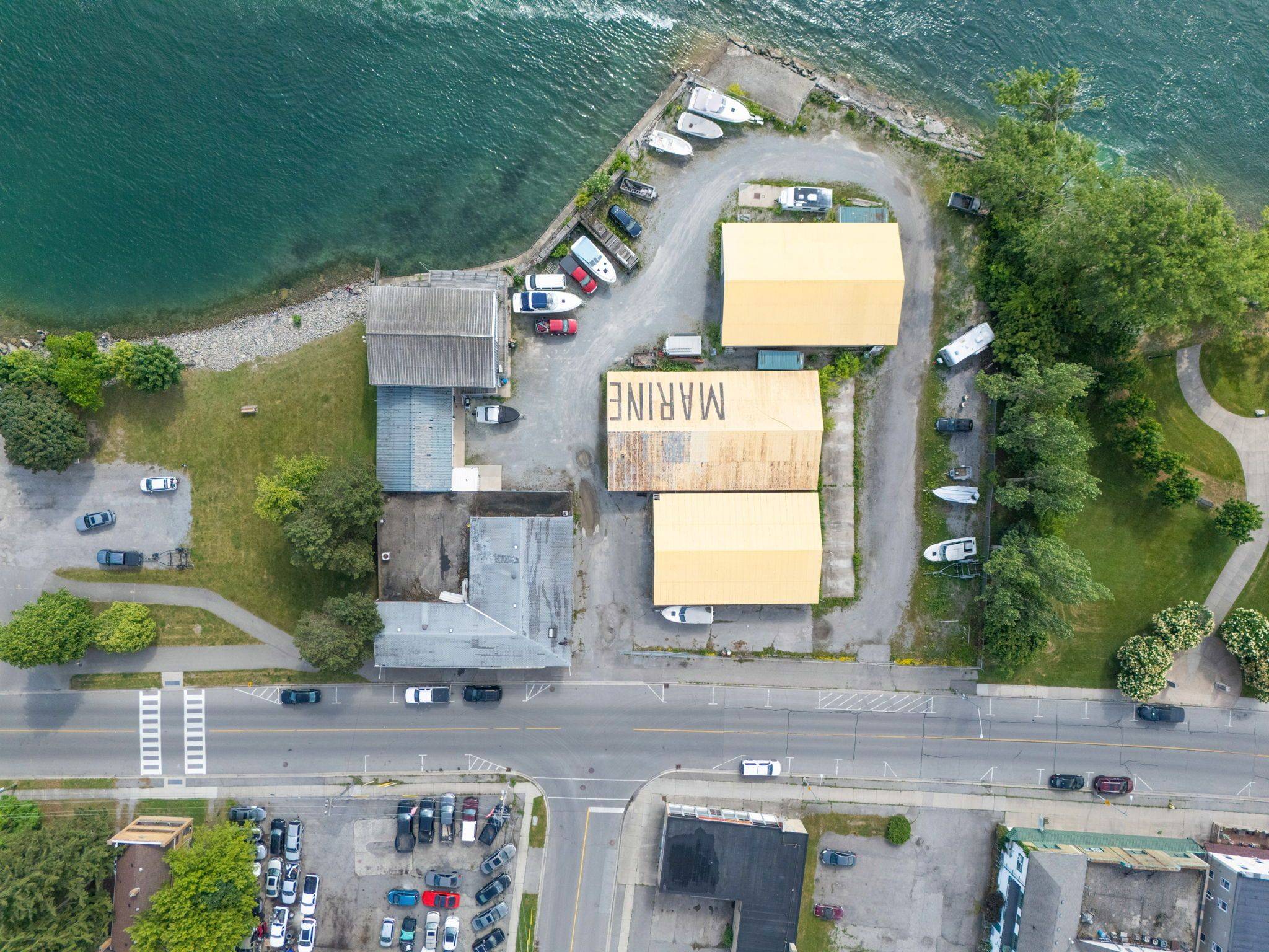 Fort Erie, ON L2A 3G3,162 Niagara BLVD