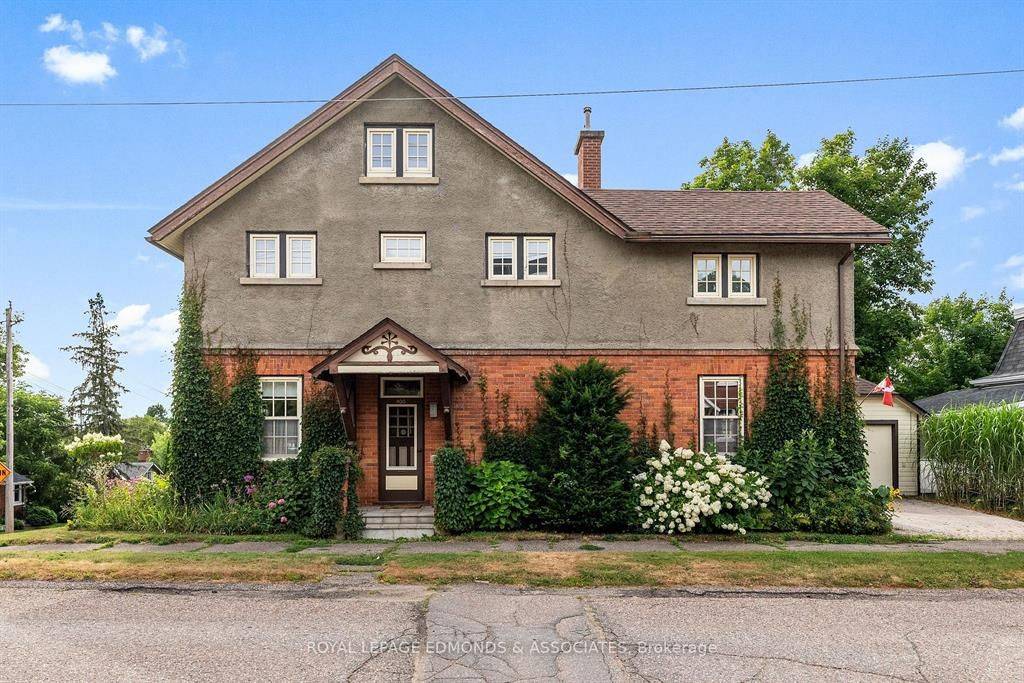 Pembroke, ON K8A 1J5,400 Centre ST