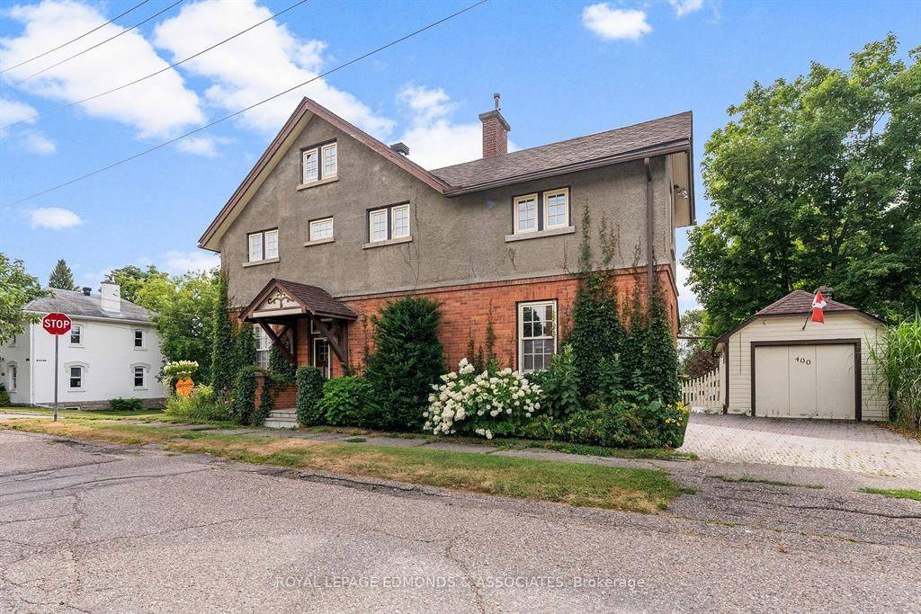 Pembroke, ON K8A 1J5,400 Centre ST