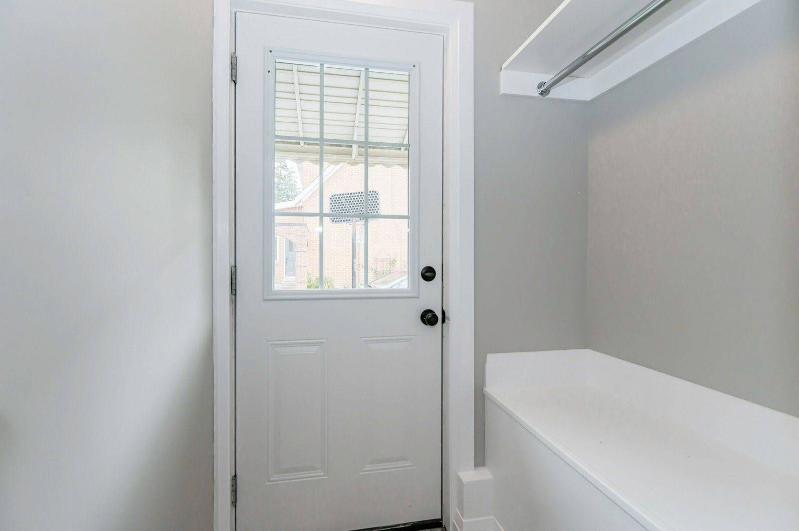 Kitchener, ON N2H 3M8,200 Sheldon AVE N #B