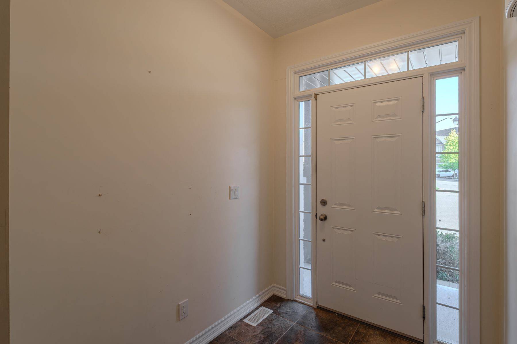 Brant, ON N3L 2K6,80 Willow ST #2