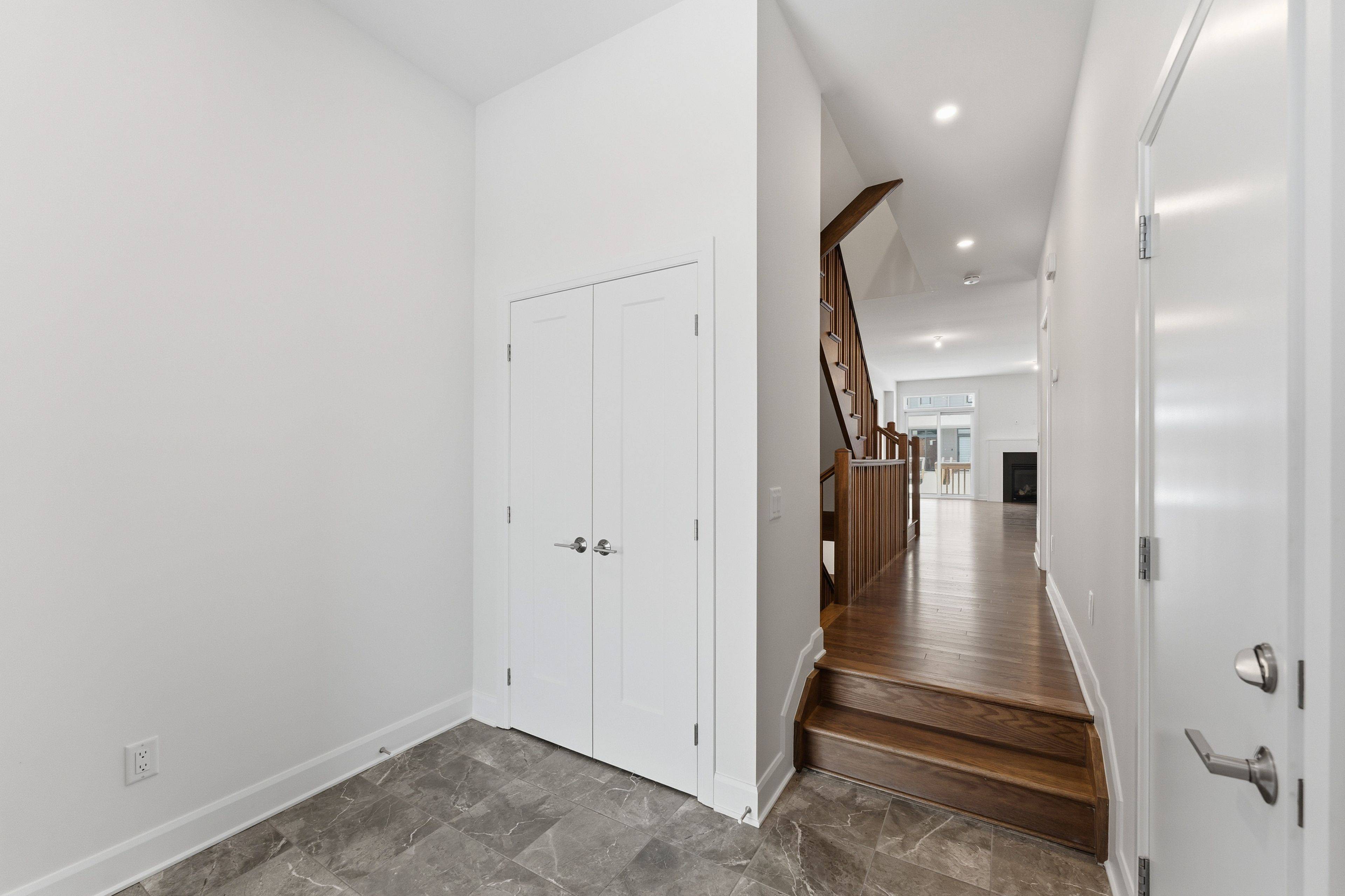 Kanata, ON K2W 1A1,1192 Spoor ST