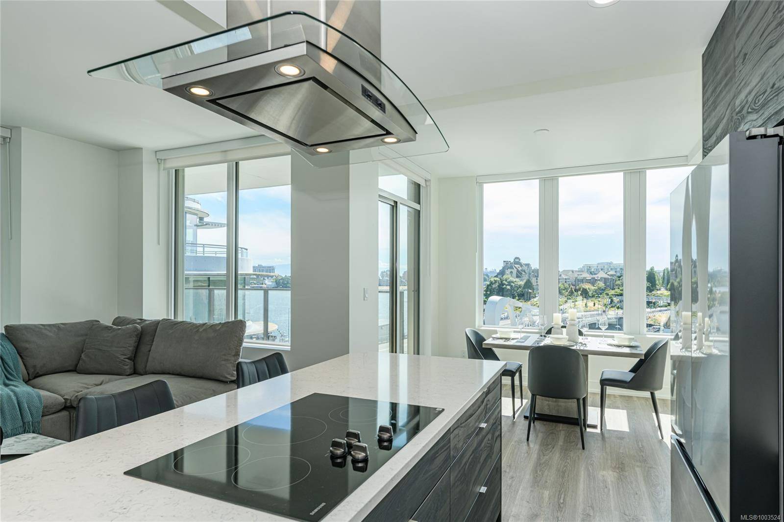 Victoria, BC V8W 0H1,1628 Store St #822