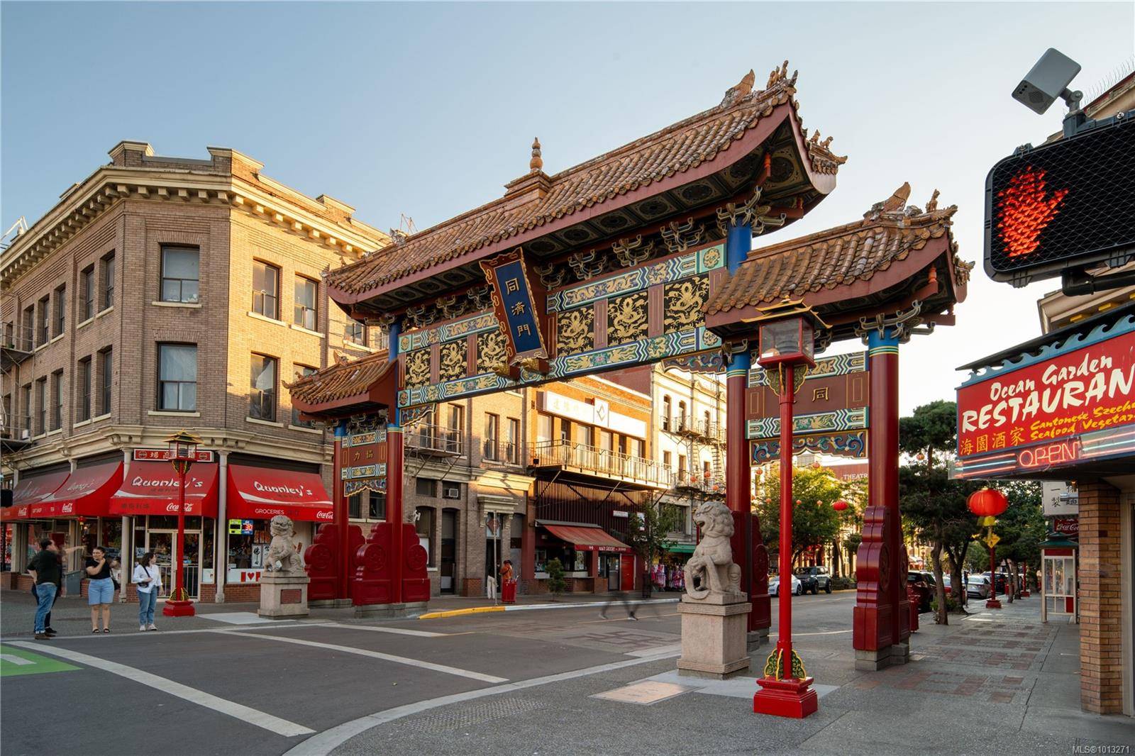 Victoria, BC V8W 0C5,517 Fisgard St #508