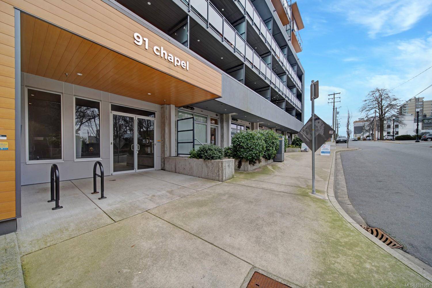 Nanaimo, BC V9R 0J3,91 chapel St #310