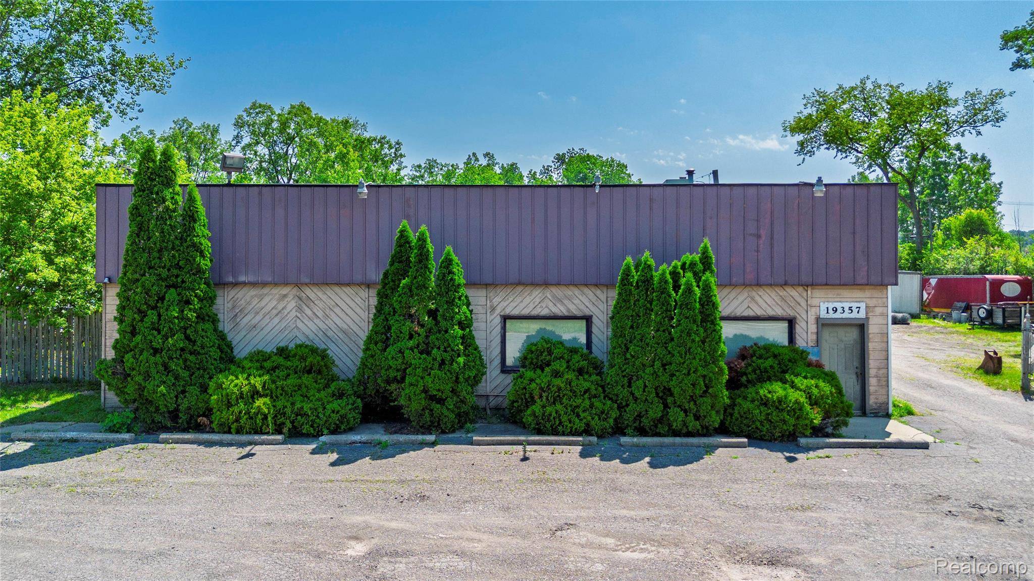 Brownstown, MI 48174,19357 Telegraph RD