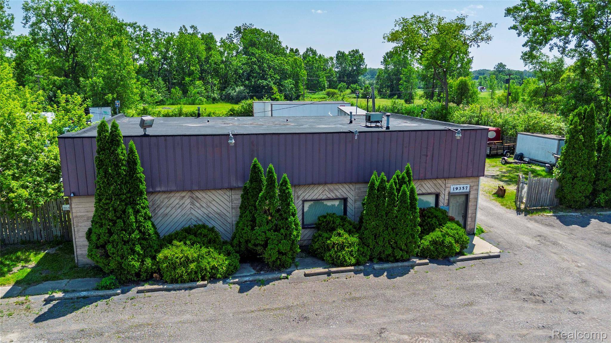 Brownstown, MI 48174,19357 Telegraph RD