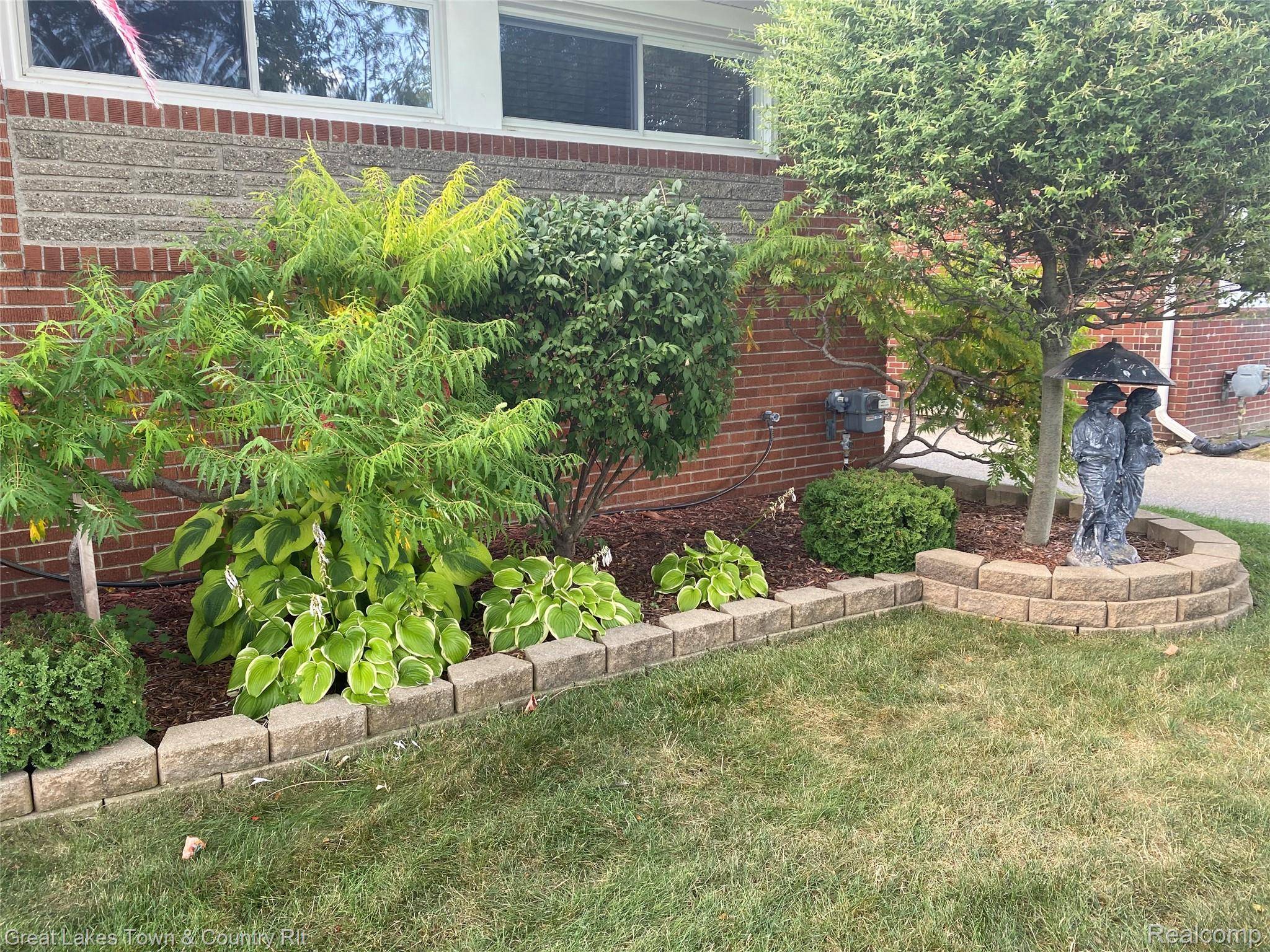 Eastpointe, MI 48021,24585 Mabray AVE