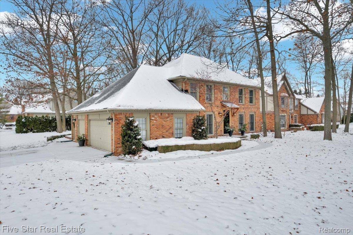 Troy, MI 48098,4143 Glencastle DR