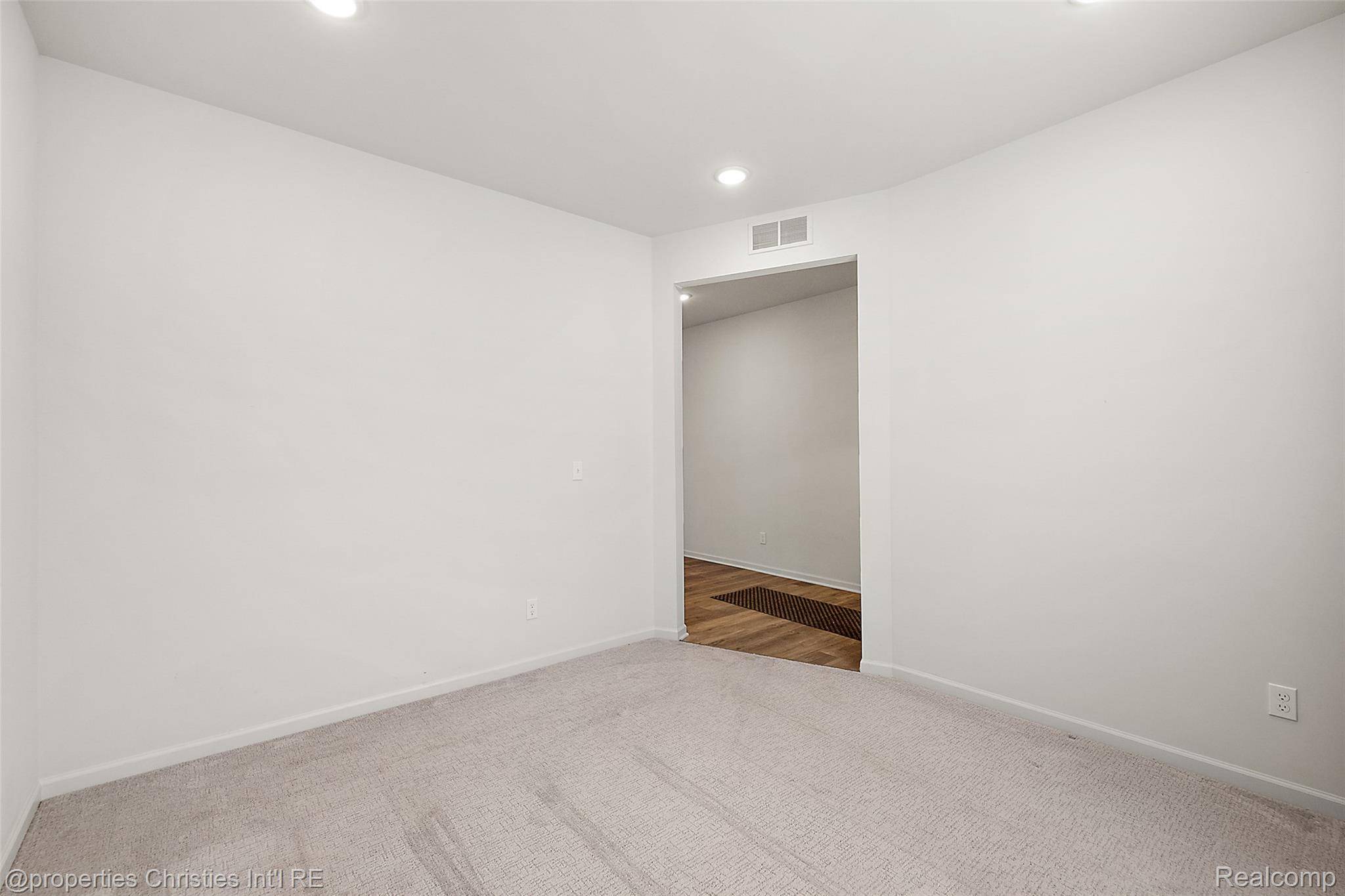 Commerce Twp, MI 48382,2436 Parkshore DR