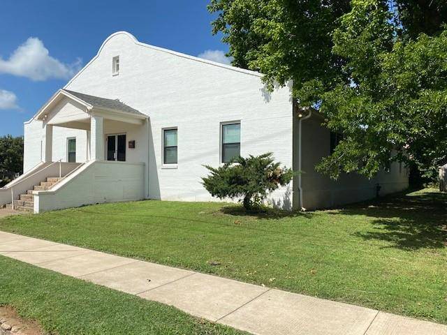 Cleburne, TX 76031,104 S ROBINSON