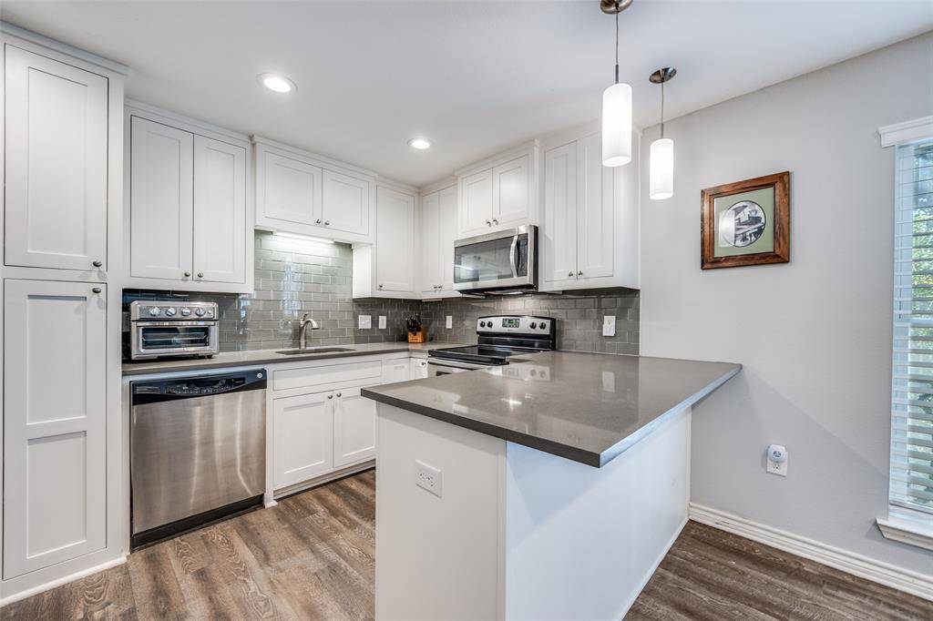 Dallas, TX 75235,5326 Fleetwood Oaks Avenue #147