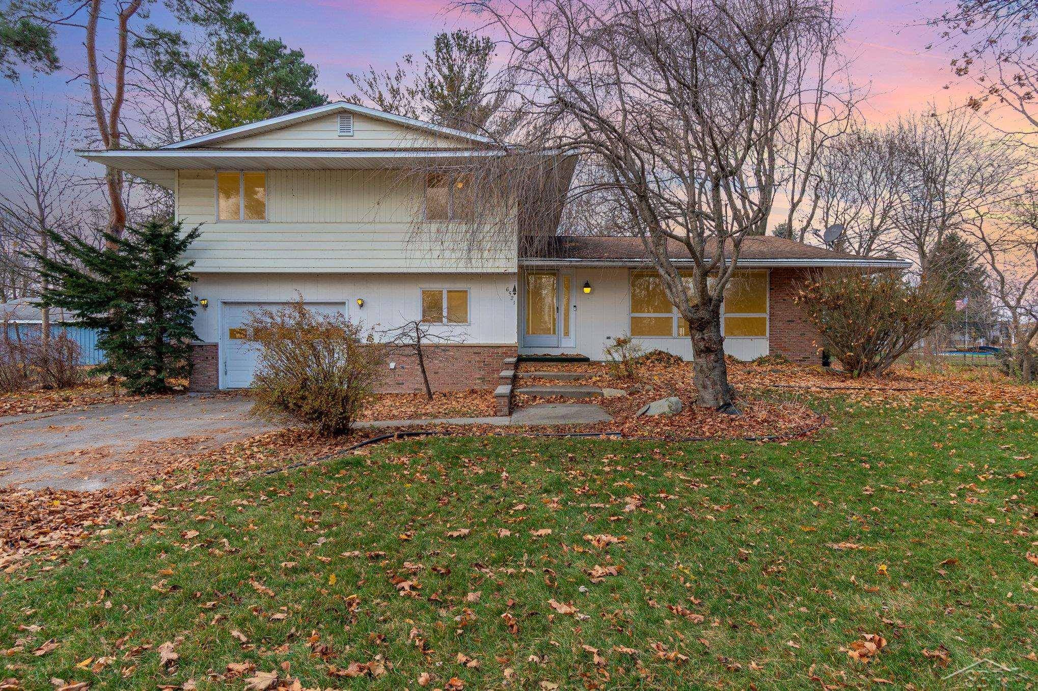 Unionville, MI 48767,6521 Dozer ST