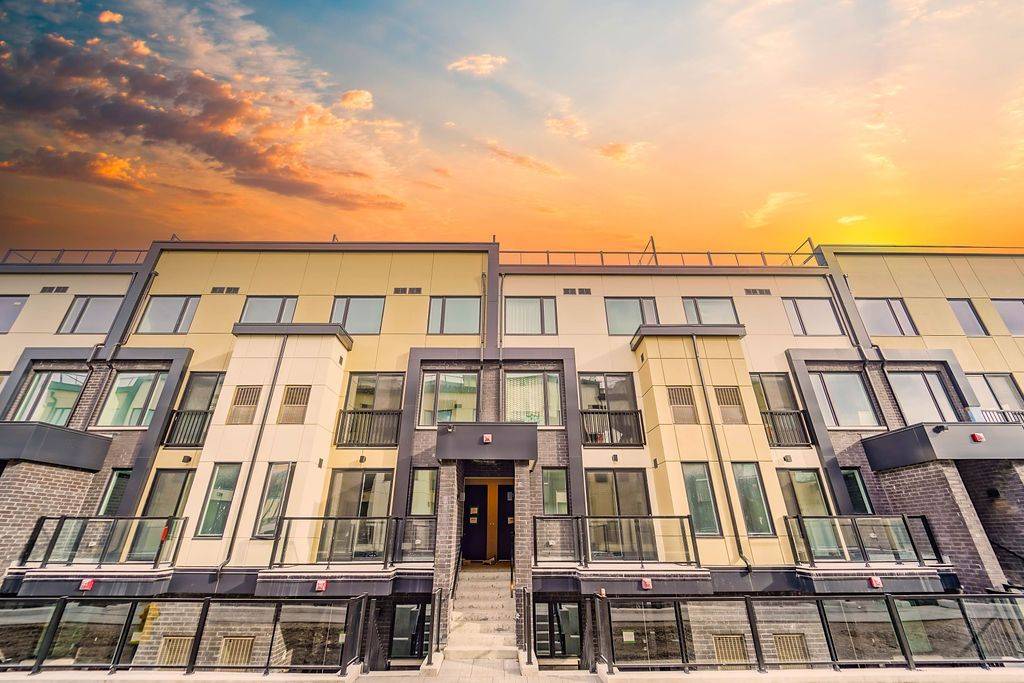 Toronto C13, ON M1R 0G8,1650 Victoria Park AVE #103