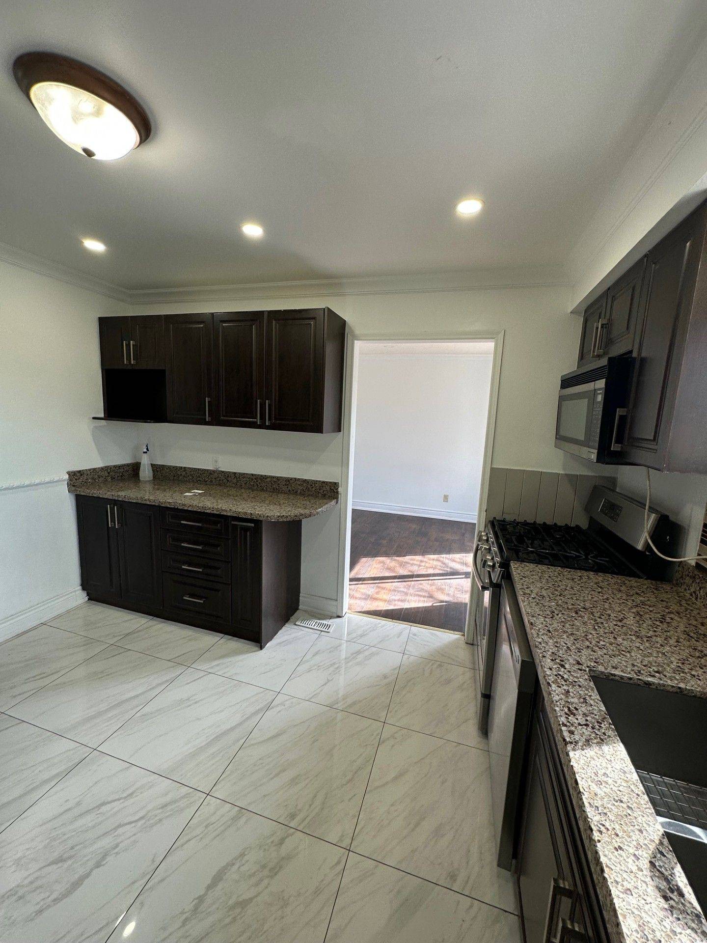 Whitby, ON L1N 2E3,43 Bellwood DR