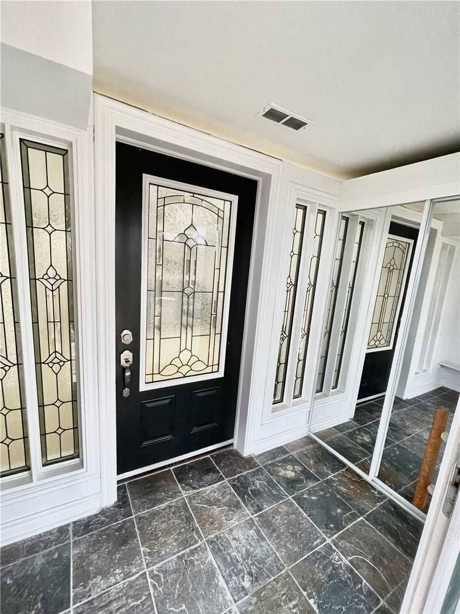 Newmarket, ON L3X 2Y6,432 Sydor CT #Lower