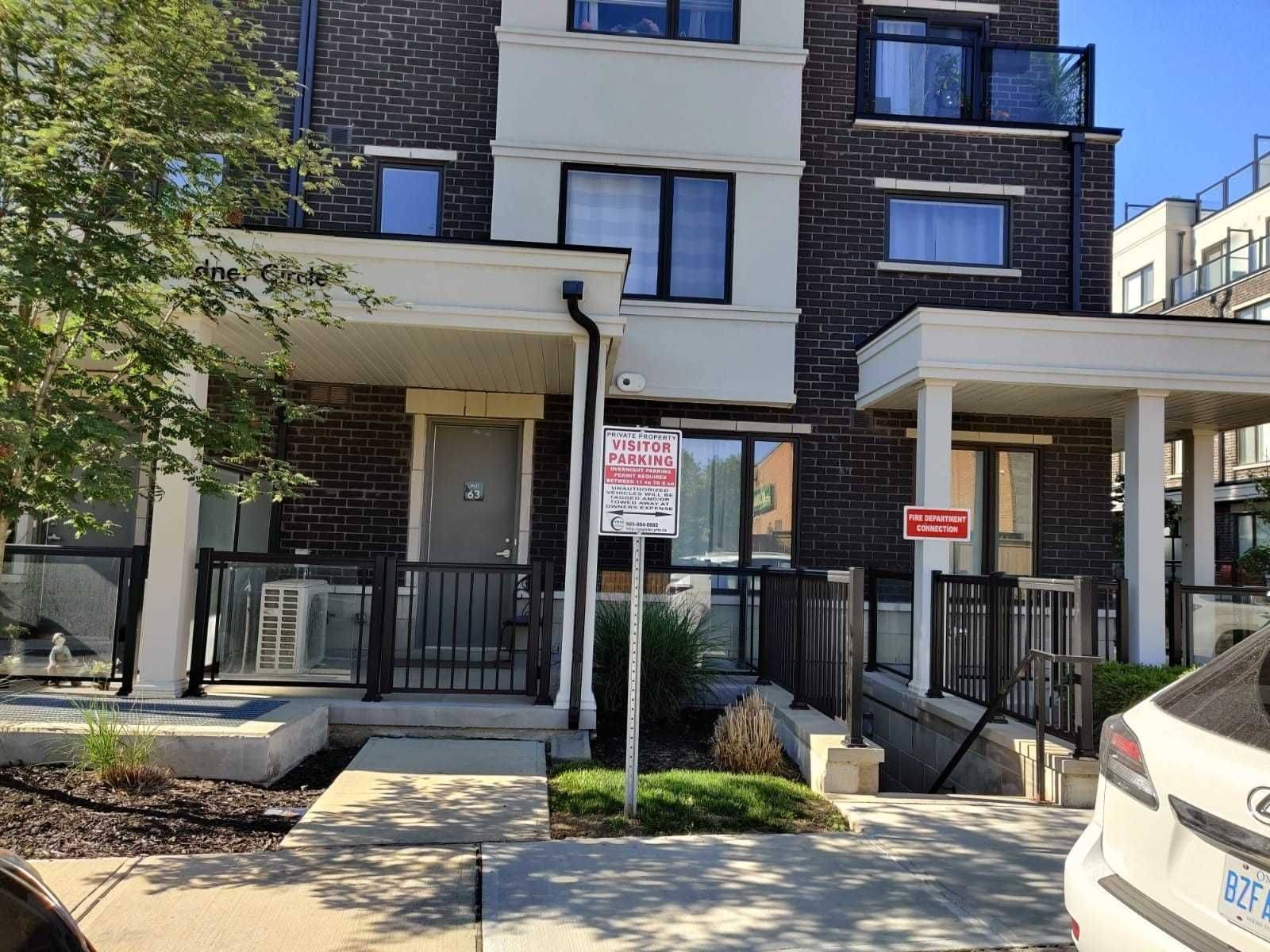 Aurora, ON L4G 3G5,300 Alex Gardner CIR S #63