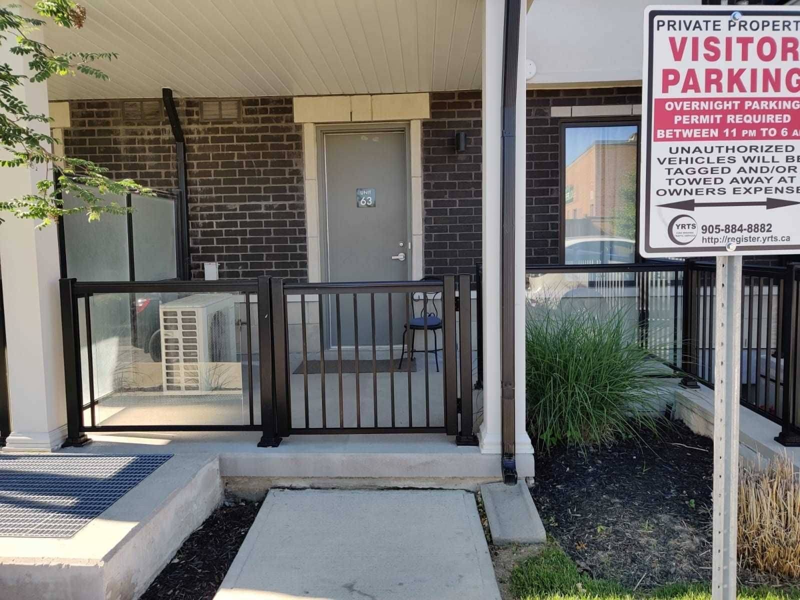 Aurora, ON L4G 3G5,300 Alex Gardner CIR S #63