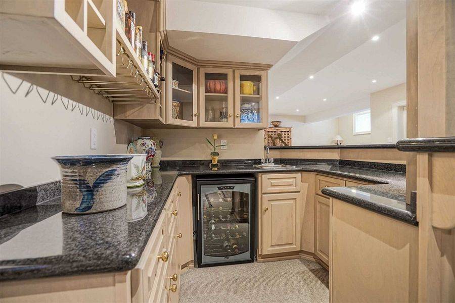 Markham, ON L3T 7S4,9 Bayview Forest LN