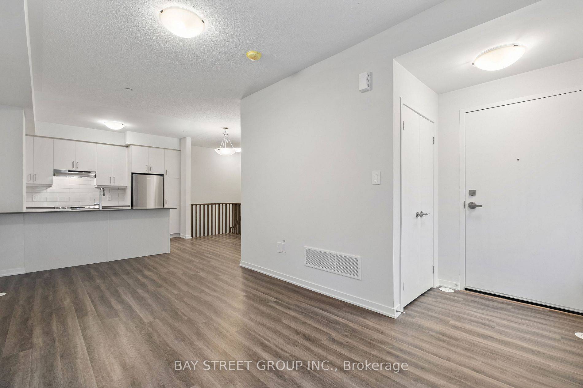 Vaughan, ON L4K 0N6,31 Honeycrisp CRES #57