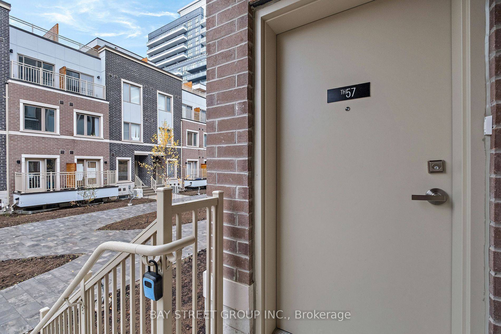 Vaughan, ON L4K 0N6,31 Honeycrisp CRES #57